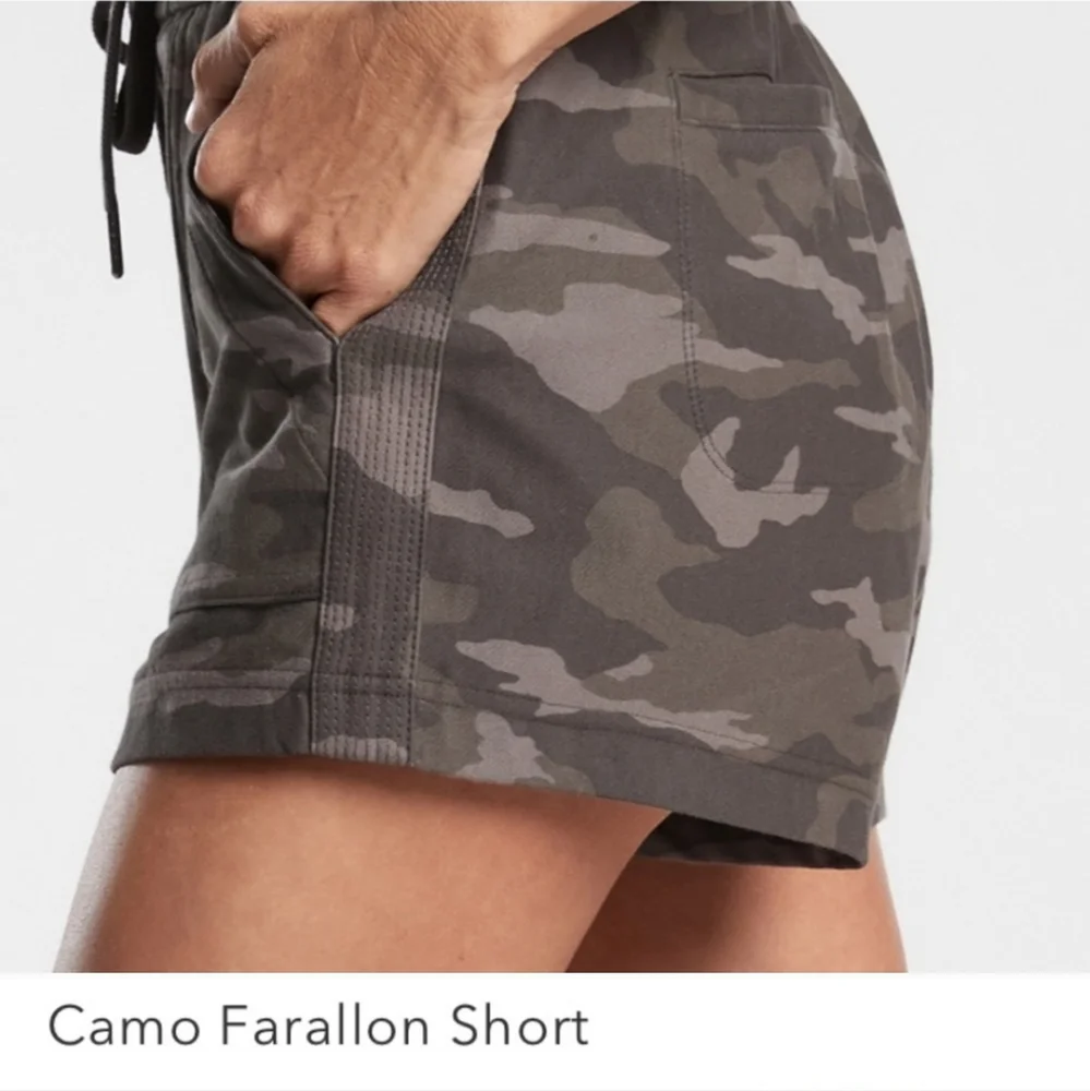 Athleta Farallon Camo Shorts 8